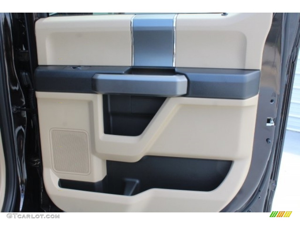 2019 F250 Super Duty XLT Crew Cab 4x4 - Magma Red / Camel photo #27