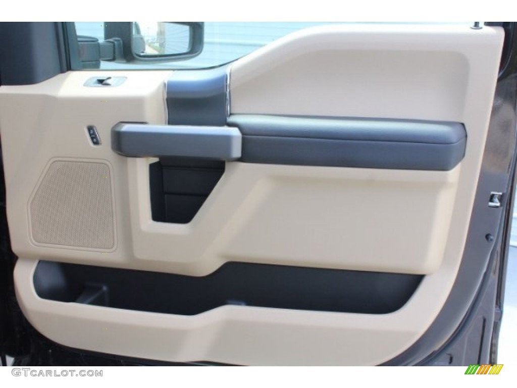 2019 F250 Super Duty XLT Crew Cab 4x4 - Magma Red / Camel photo #29