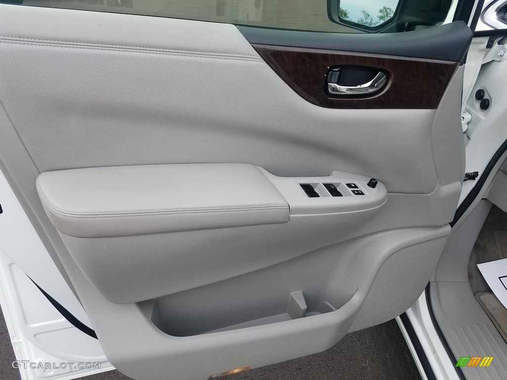 2013 Quest 3.5 S - Pearl White / Gray photo #4