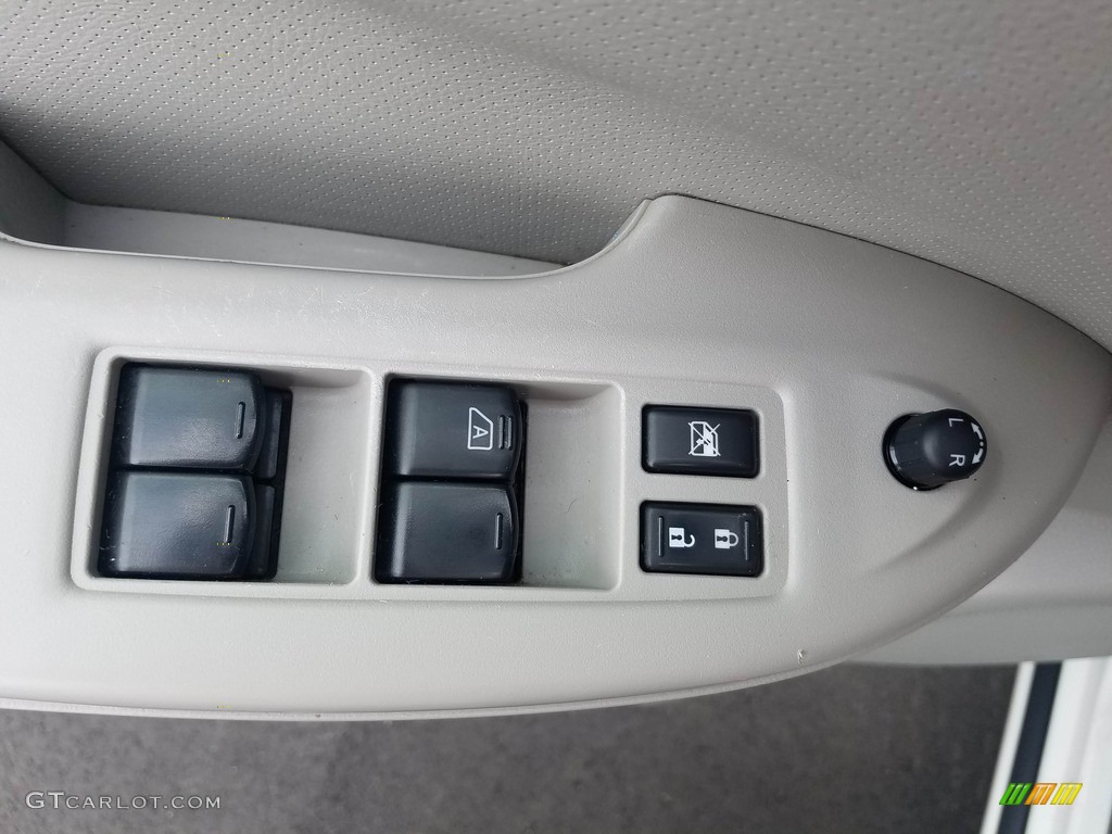 2013 Quest 3.5 S - Pearl White / Gray photo #5