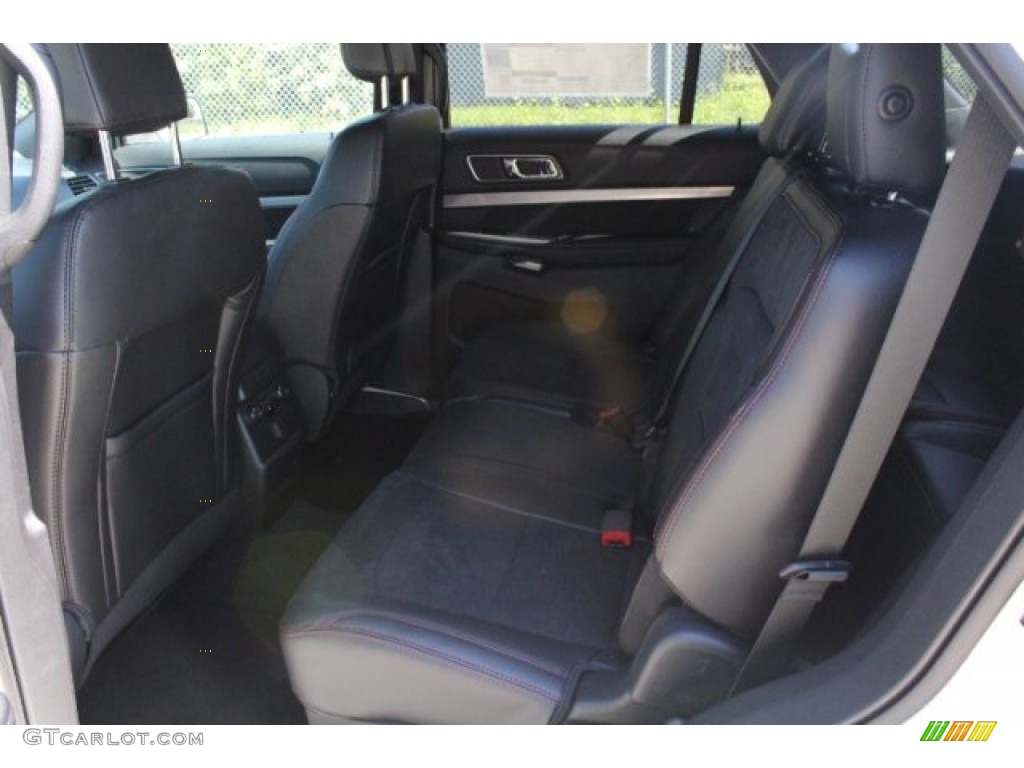 2018 Explorer XLT - White Platinum / Ebony Black photo #25