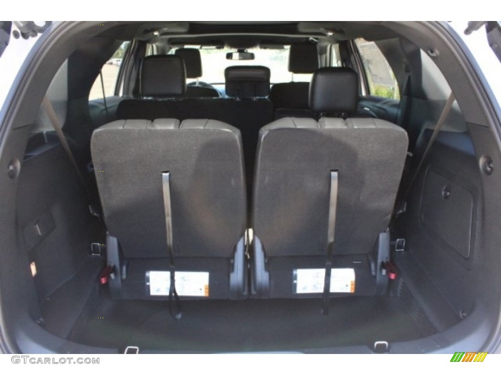 2018 Explorer XLT - White Platinum / Ebony Black photo #28