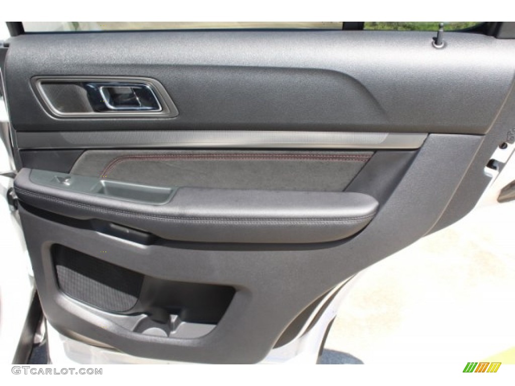 2018 Explorer XLT - White Platinum / Ebony Black photo #30