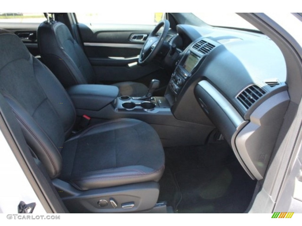 2018 Explorer XLT - White Platinum / Ebony Black photo #35