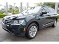 Front 3/4 View of 2018 Tiguan SE