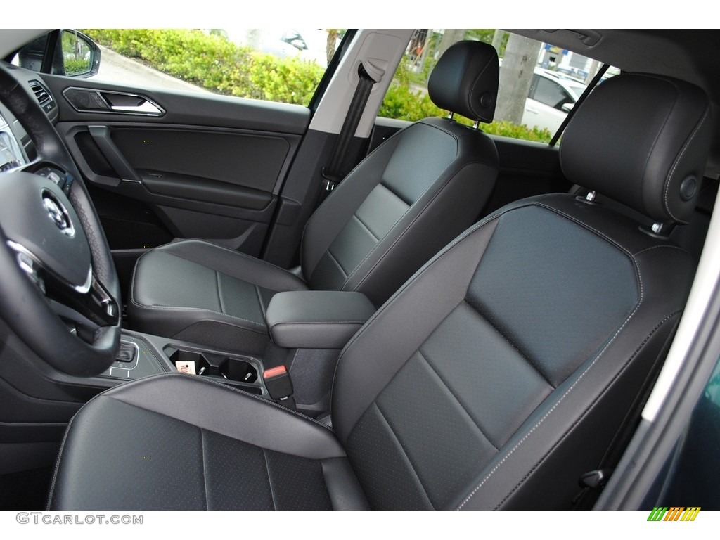 Titan Black Interior 2018 Volkswagen Tiguan SE Photo #129262068