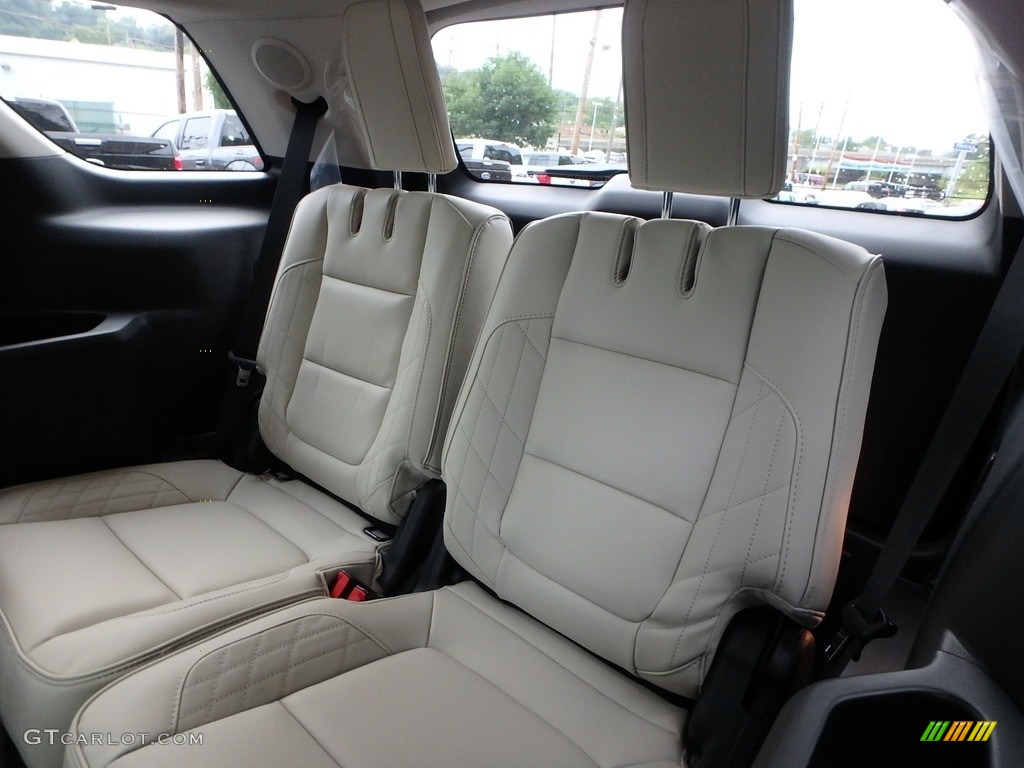 2018 Ford Explorer Platinum 4WD Rear Seat Photo #129266865