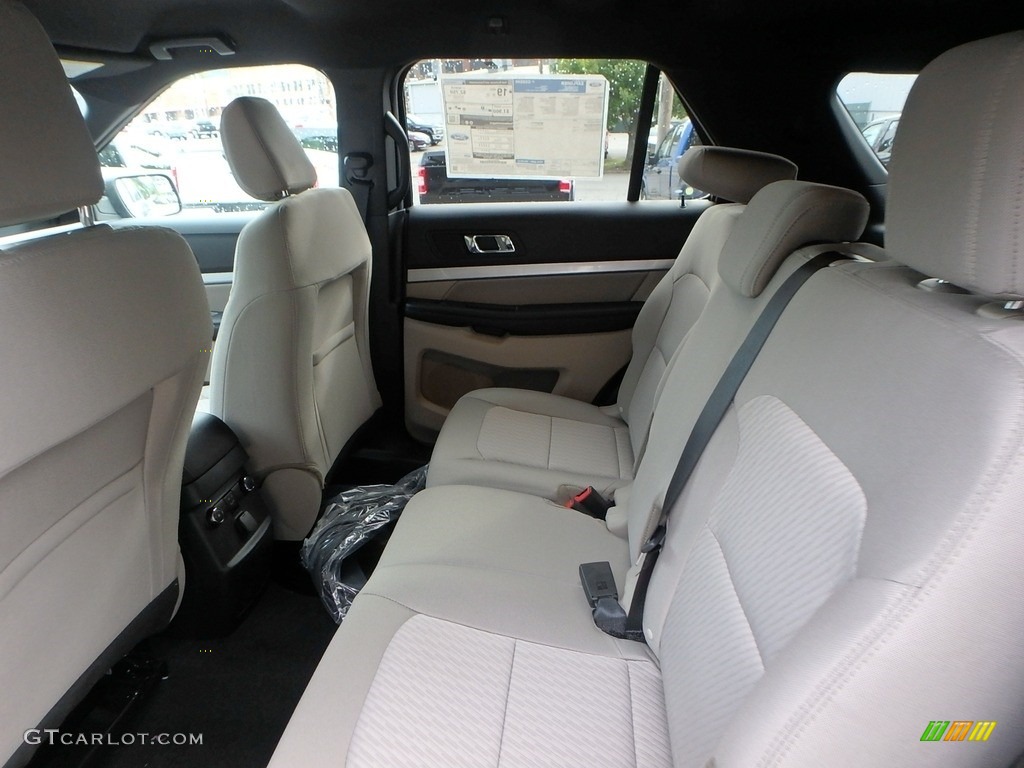 2018 Explorer 4WD - Blue Metallic / Medium Stone photo #12