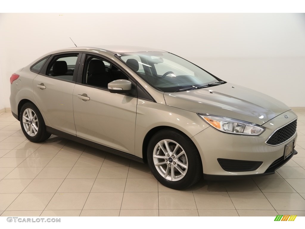 2015 Focus SE Sedan - Tectonic Metallic / Charcoal Black photo #1