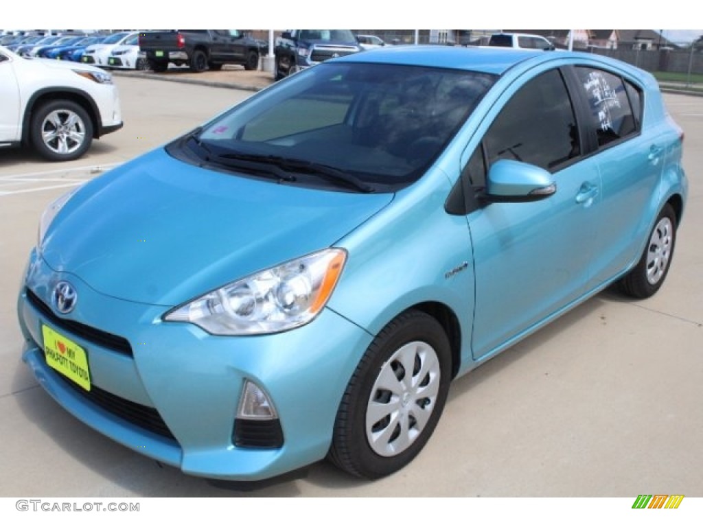 2013 Prius c Hybrid Two - Blue Streak Metallic / Light Blue Gray/Black photo #3