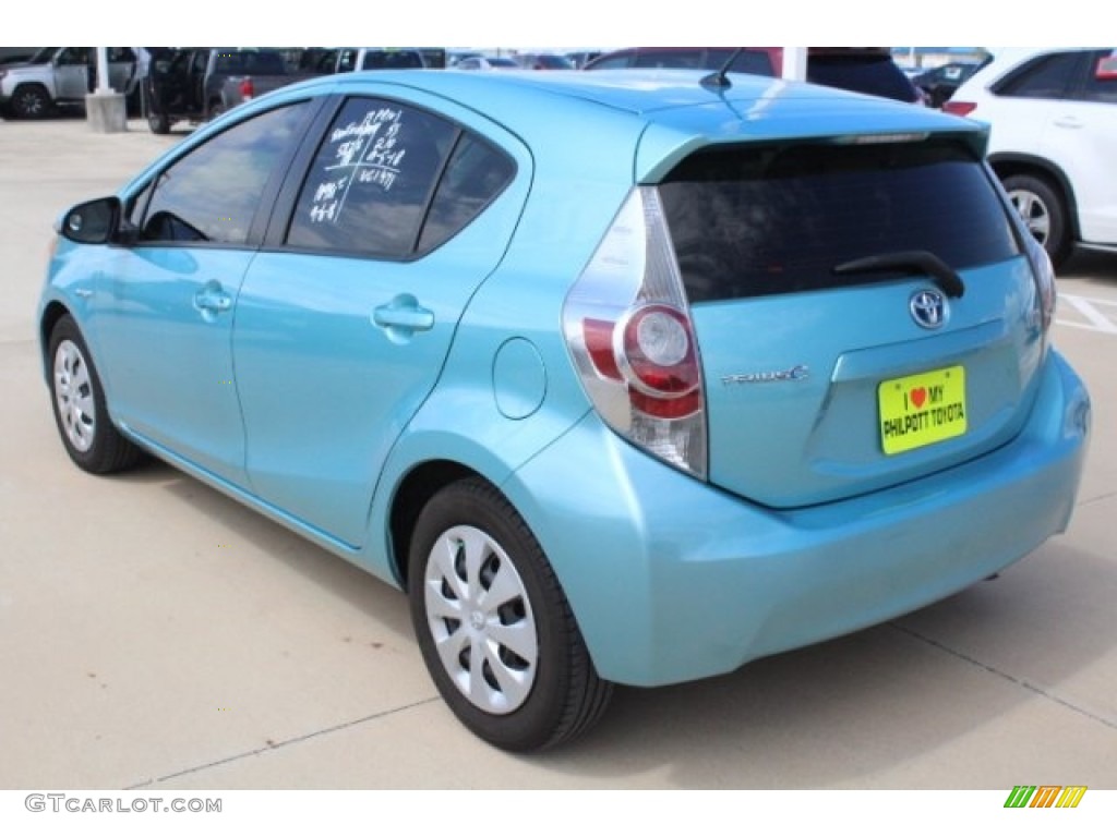 2013 Prius c Hybrid Two - Blue Streak Metallic / Light Blue Gray/Black photo #6