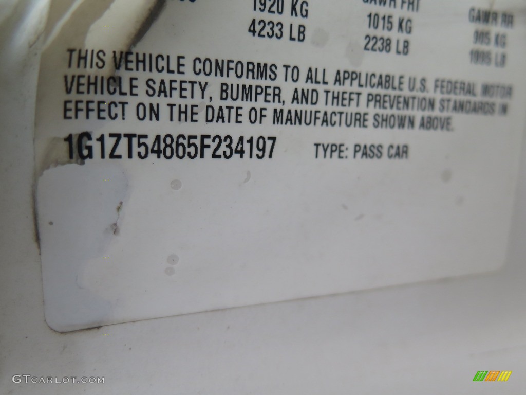 2005 Malibu LS V6 Sedan - White / Gray photo #33