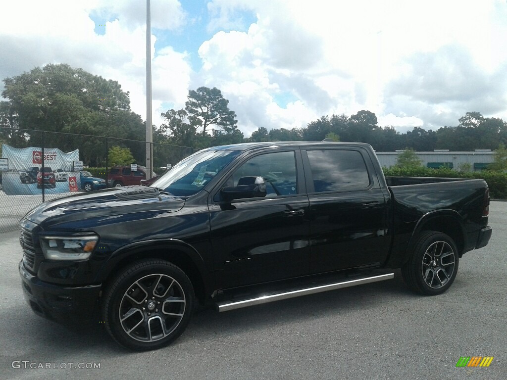 2019 1500 Laramie Crew Cab - Diamond Black Crystal Pearl / Black photo #1