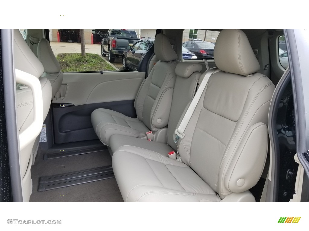 2019 Toyota Sienna XLE Rear Seat Photo #129305658