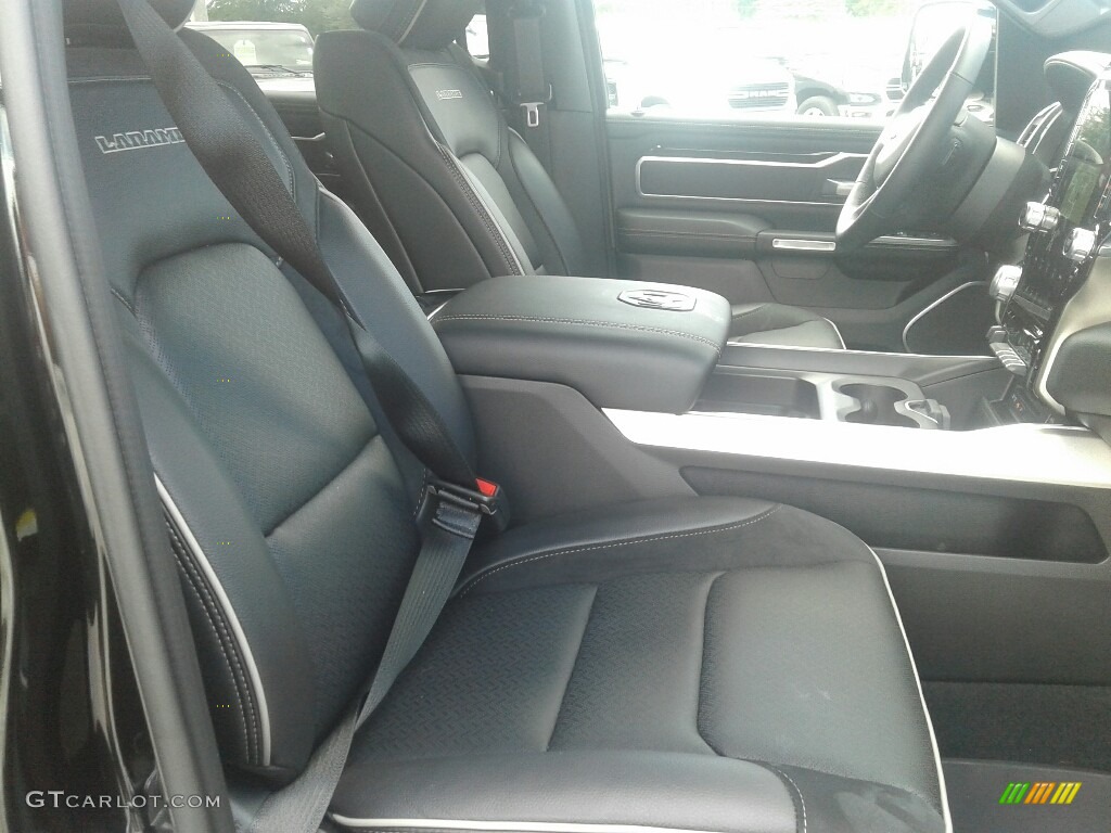2019 1500 Laramie Crew Cab - Diamond Black Crystal Pearl / Black photo #12