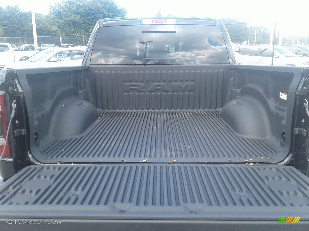 2019 1500 Laramie Crew Cab - Diamond Black Crystal Pearl / Black photo #20