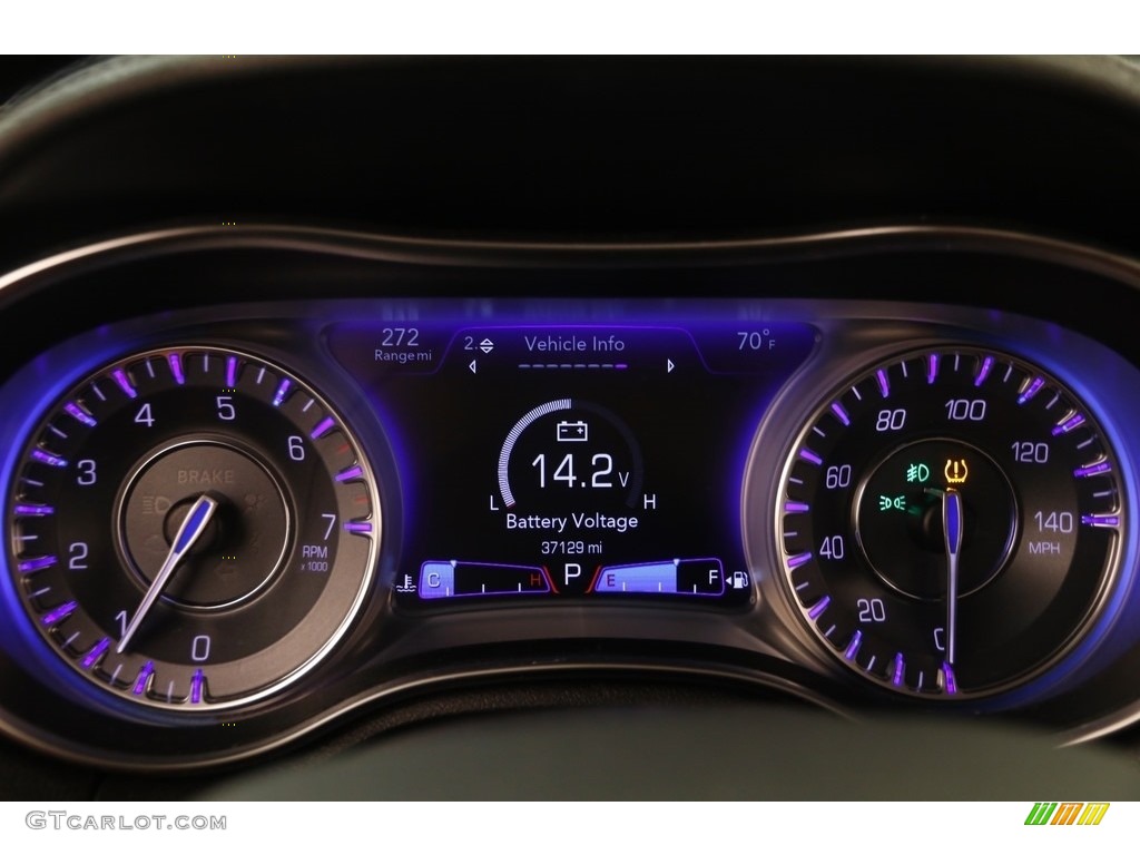 2018 Chrysler 300 Limited AWD Gauges Photos