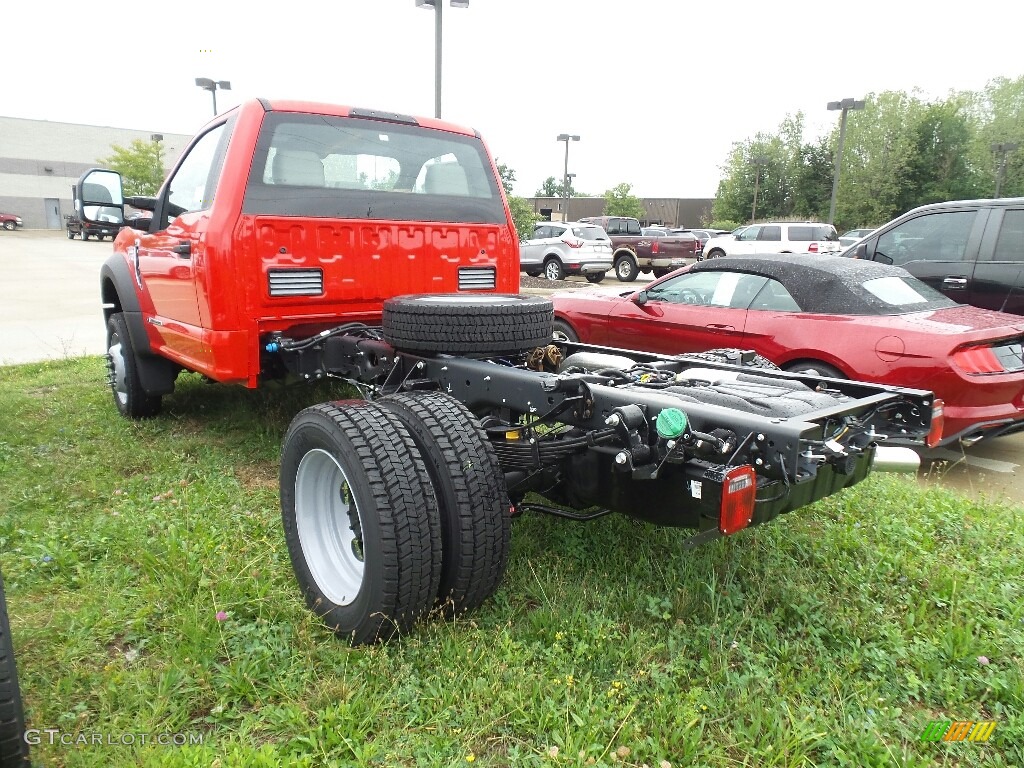2019 F550 Super Duty XL Regular Cab 4x4 Chassis - Race Red / Earth Gray photo #3