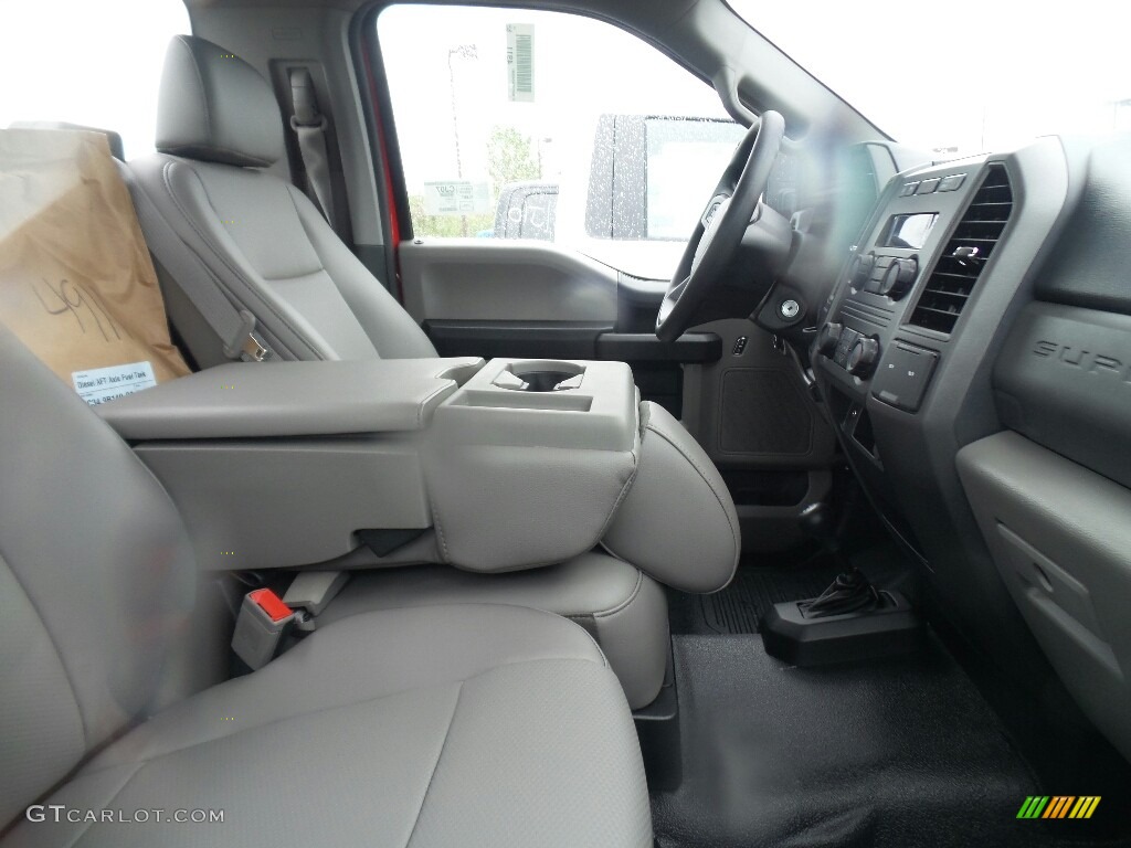 2019 F550 Super Duty XL Regular Cab 4x4 Chassis - Race Red / Earth Gray photo #4