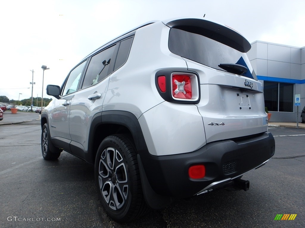 2017 Renegade Limited 4x4 - Glacier Metallic / Black photo #5