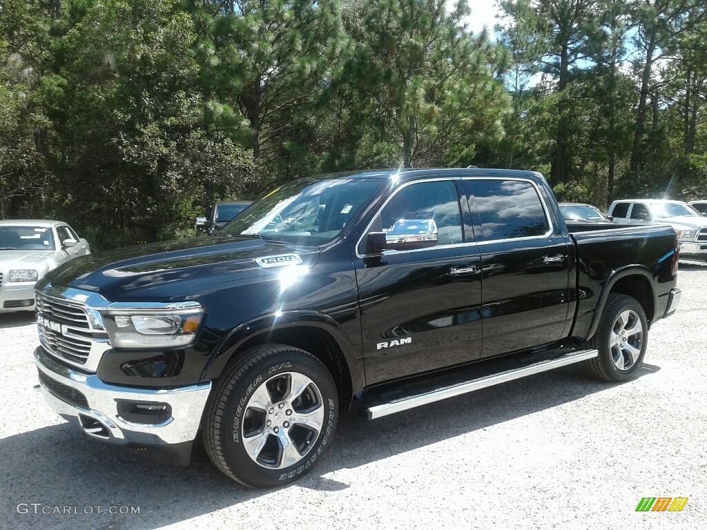 2019 1500 Laramie Crew Cab - Diamond Black Crystal Pearl / Black photo #1