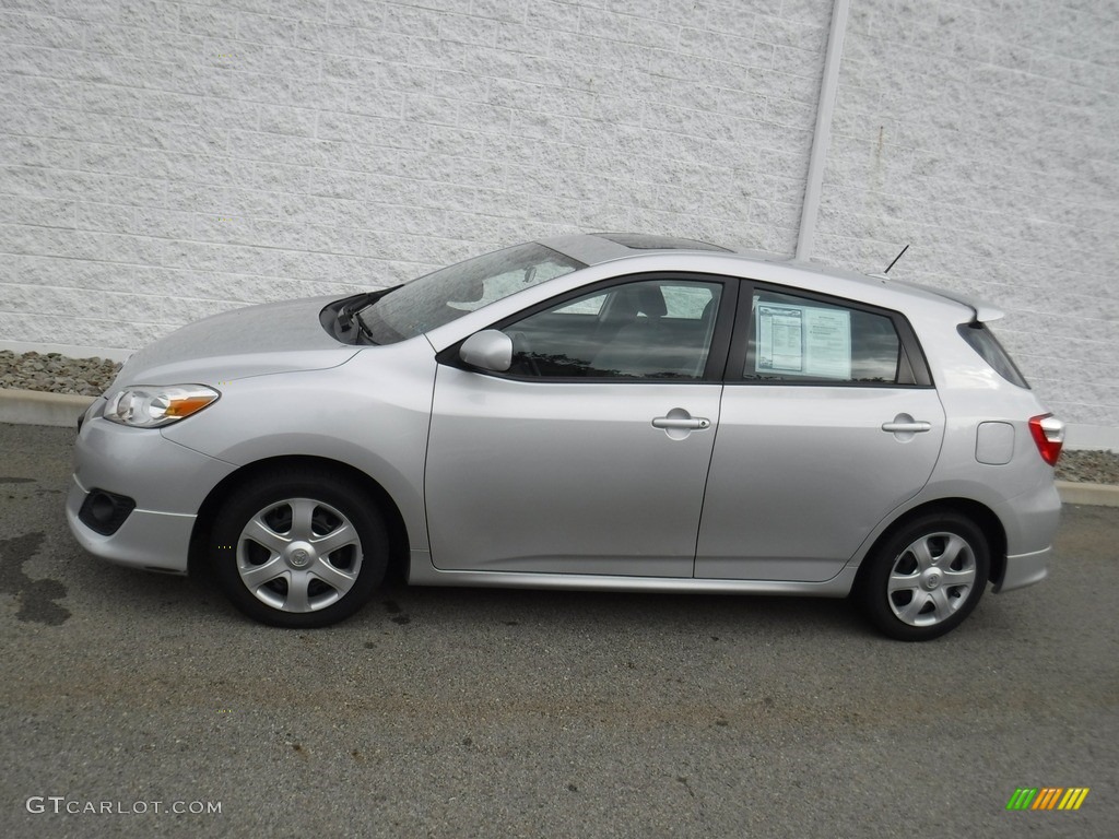 2010 Matrix S - Classic Silver Metallic / Ash Gray photo #2