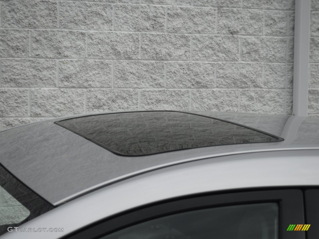 2010 Matrix S - Classic Silver Metallic / Ash Gray photo #4