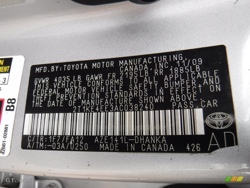 2010 Matrix S - Classic Silver Metallic / Ash Gray photo #29