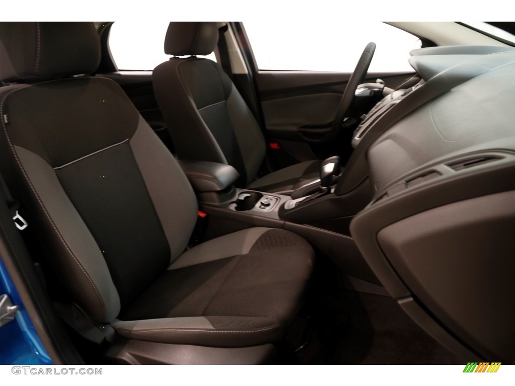 2014 Focus SE Sedan - Blue Candy / Charcoal Black photo #13