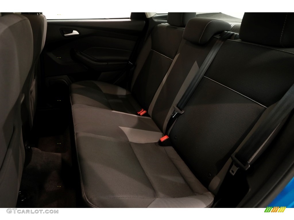 2014 Focus SE Sedan - Blue Candy / Charcoal Black photo #15