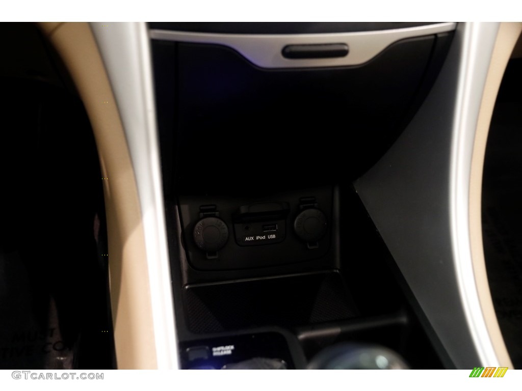 2011 Sonata SE - Pacific Blue Pearl / Camel photo #16