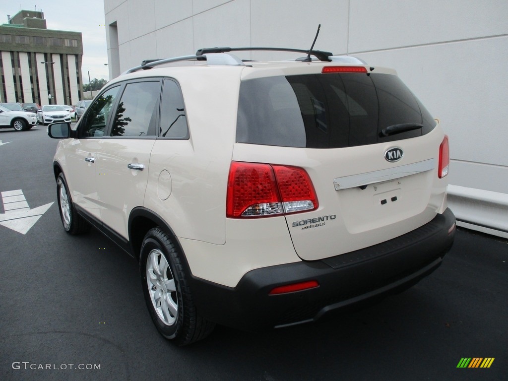 2011 Sorento LX - White Sand Beige / Beige photo #3