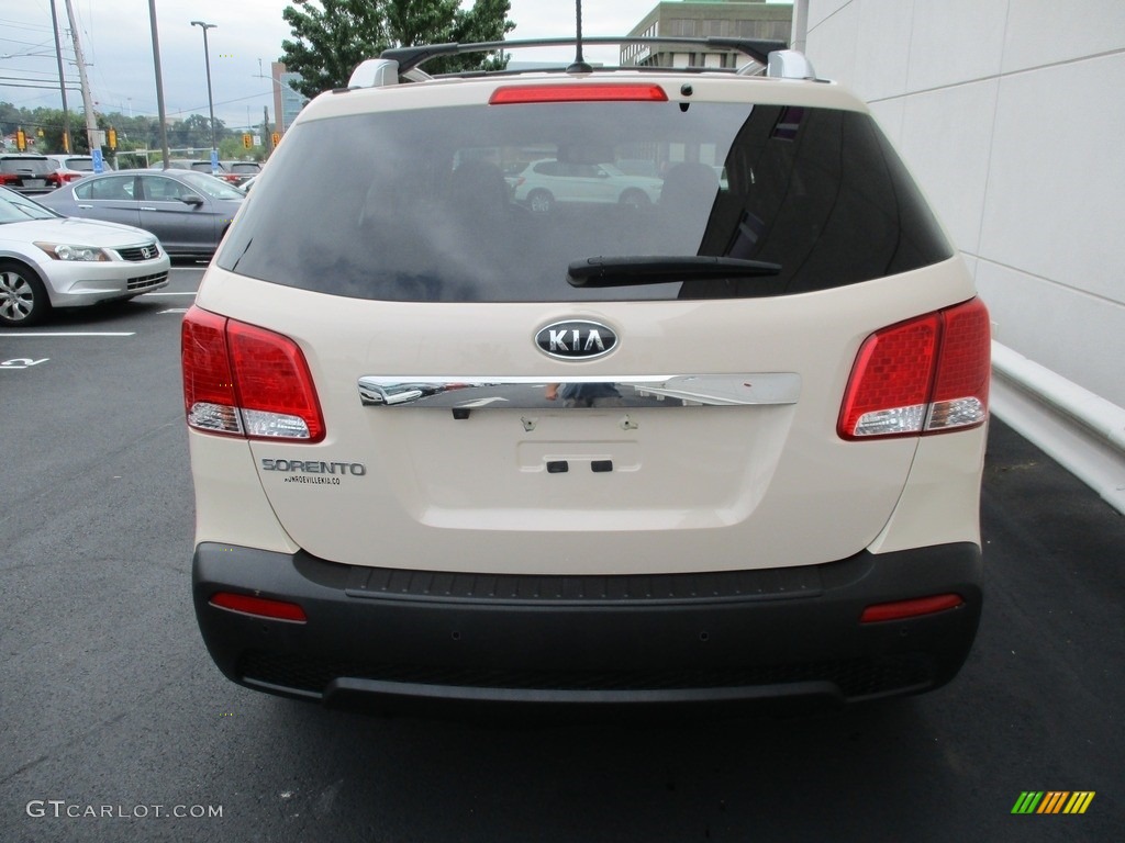 2011 Sorento LX - White Sand Beige / Beige photo #4