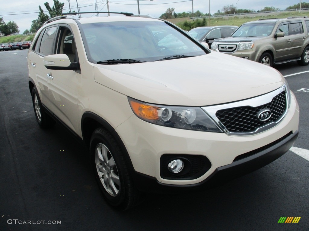 2011 Sorento LX - White Sand Beige / Beige photo #7