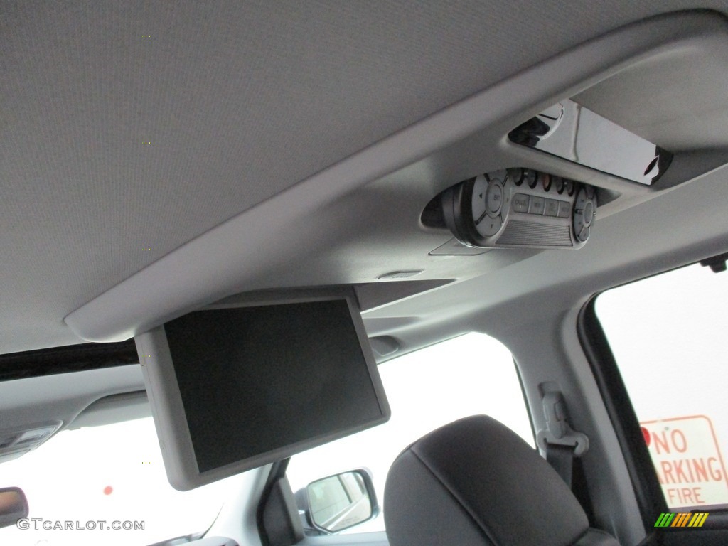 2015 Pilot Touring 4WD - Modern Steel Metallic / Black photo #14