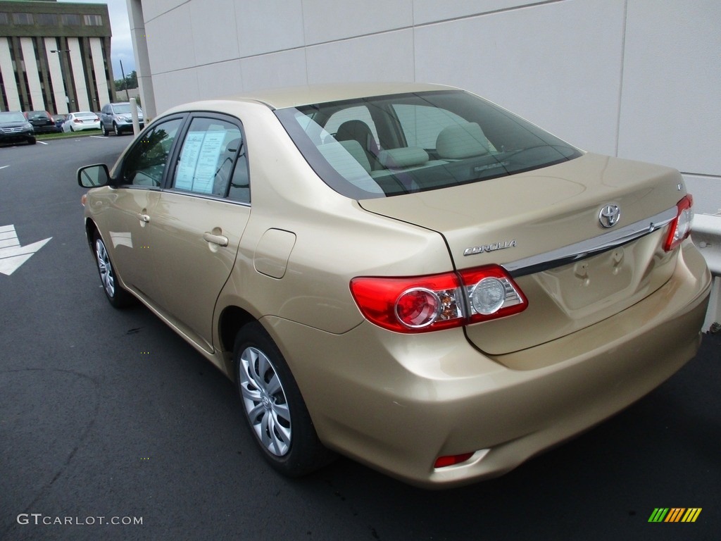 2013 Corolla LE - Sandy Beach Metallic / Bisque photo #3