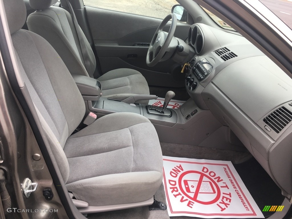 2002 Altima 2.5 S - Velvet Beige / Charcoal Black photo #13