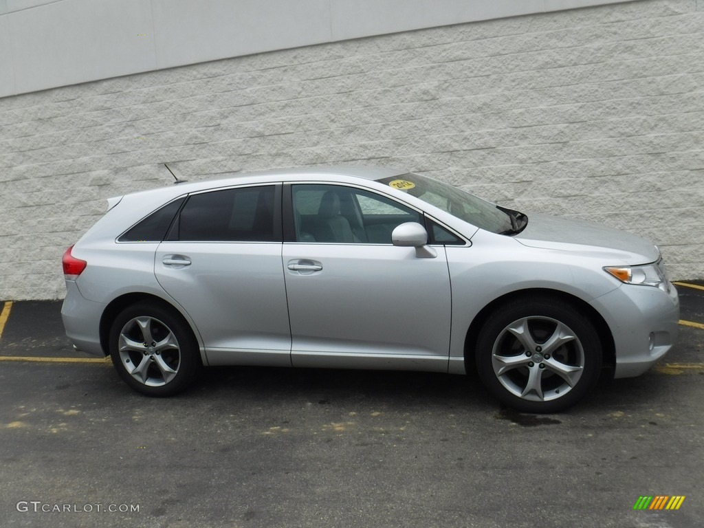 2012 Venza LE AWD - Classic Silver Metallic / Light Gray photo #2