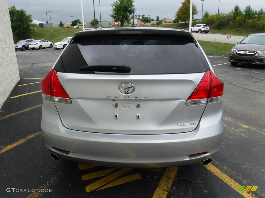 2012 Venza LE AWD - Classic Silver Metallic / Light Gray photo #6