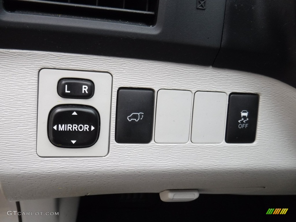 2012 Venza LE AWD - Classic Silver Metallic / Light Gray photo #12