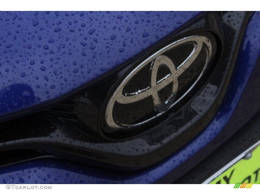 2018 Camry LE - Blue Crush Metallic / Black photo #11