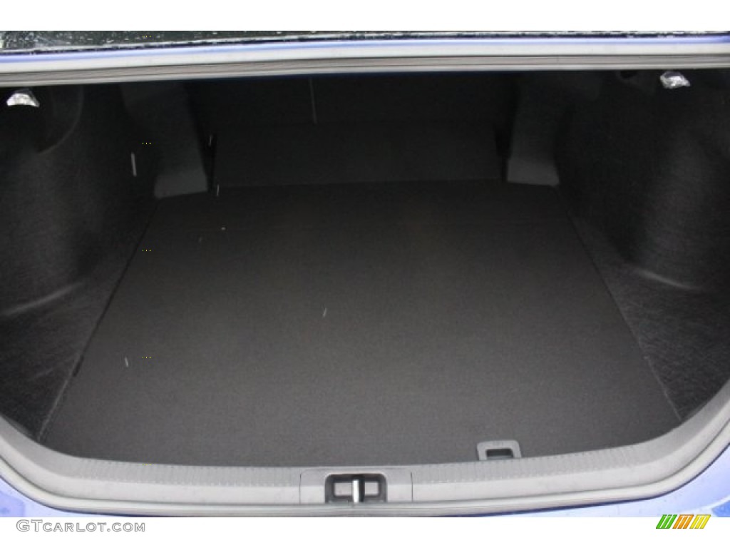 2018 Camry LE - Blue Crush Metallic / Black photo #26