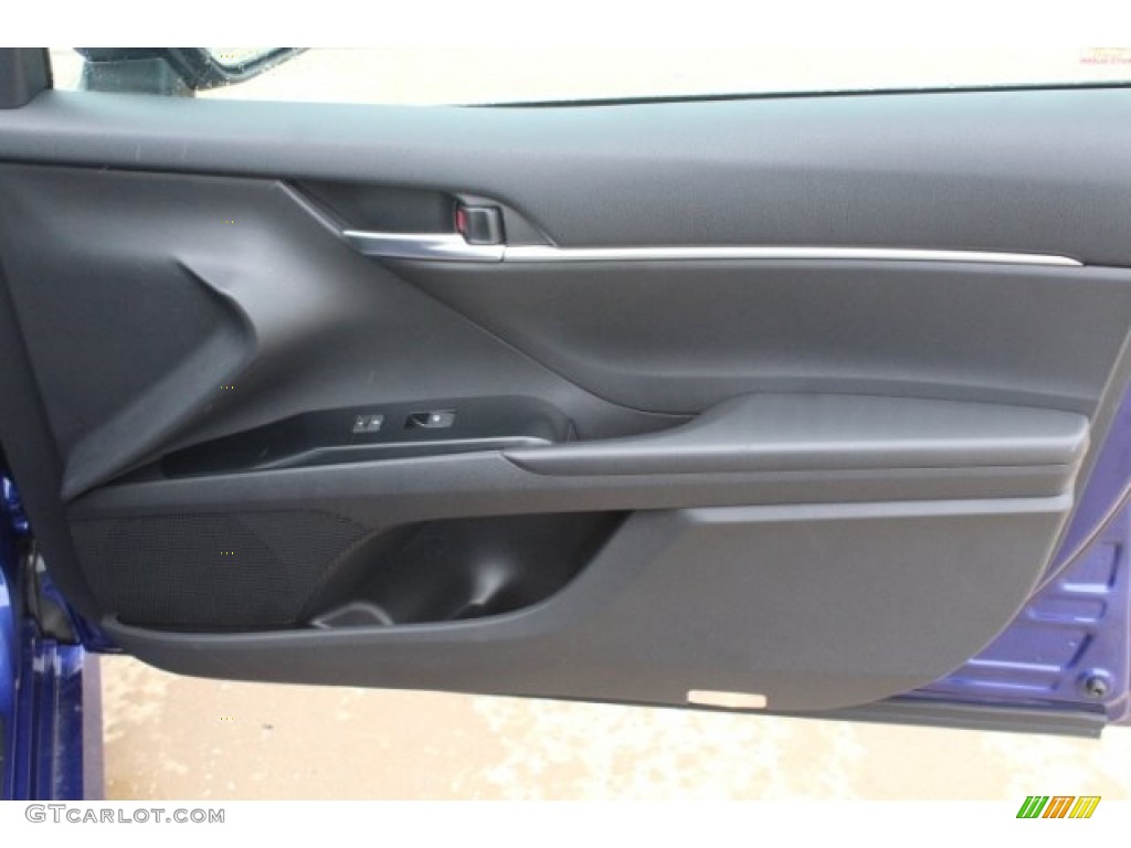 2018 Camry LE - Blue Crush Metallic / Black photo #29