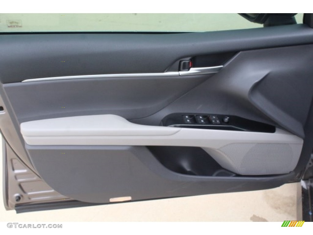 2018 Camry LE - Predawn Gray Mica / Ash photo #12