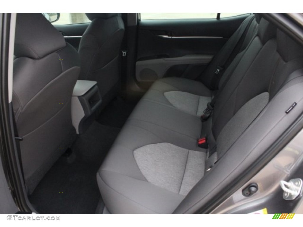 2018 Camry LE - Predawn Gray Mica / Ash photo #24