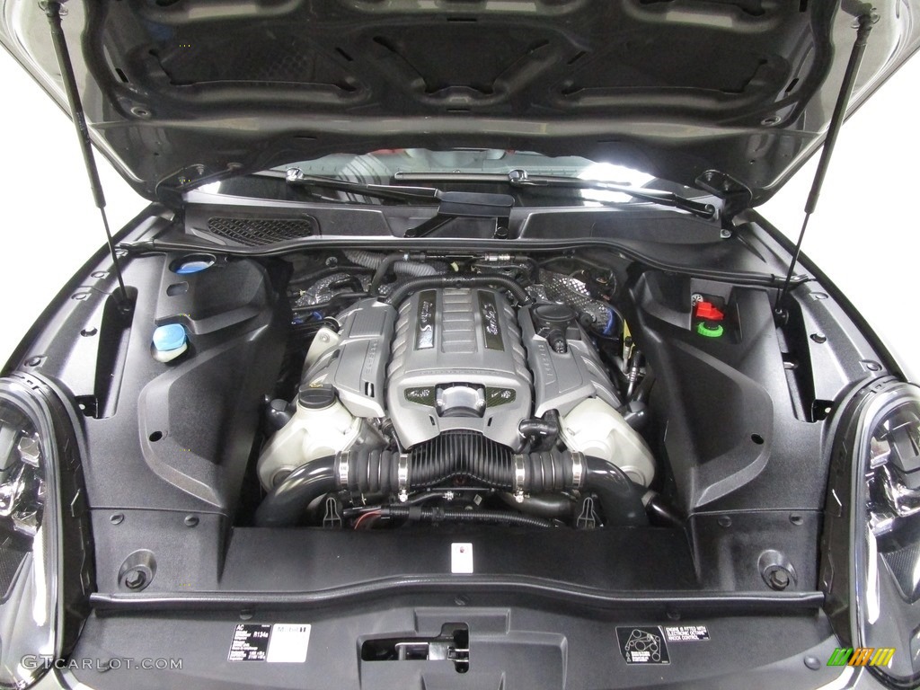 2016 Porsche Cayenne Turbo S Engine Photos