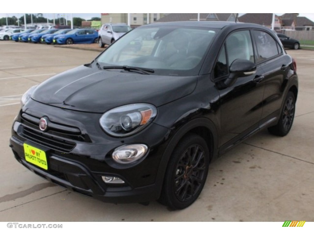 2017 Fiat 500X Urbana Edition Exterior Photos
