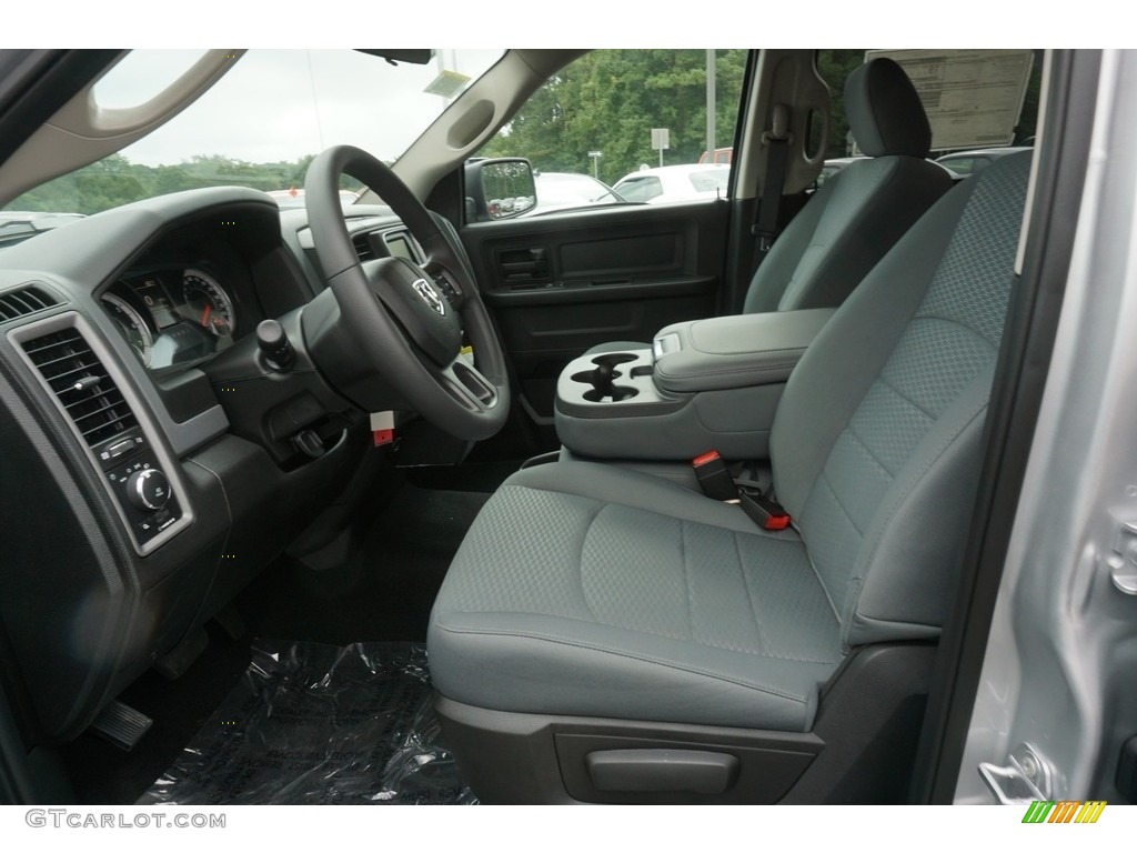 2019 1500 Classic Express Crew Cab 4x4 - Bright Silver Metallic / Black/Diesel Gray photo #4