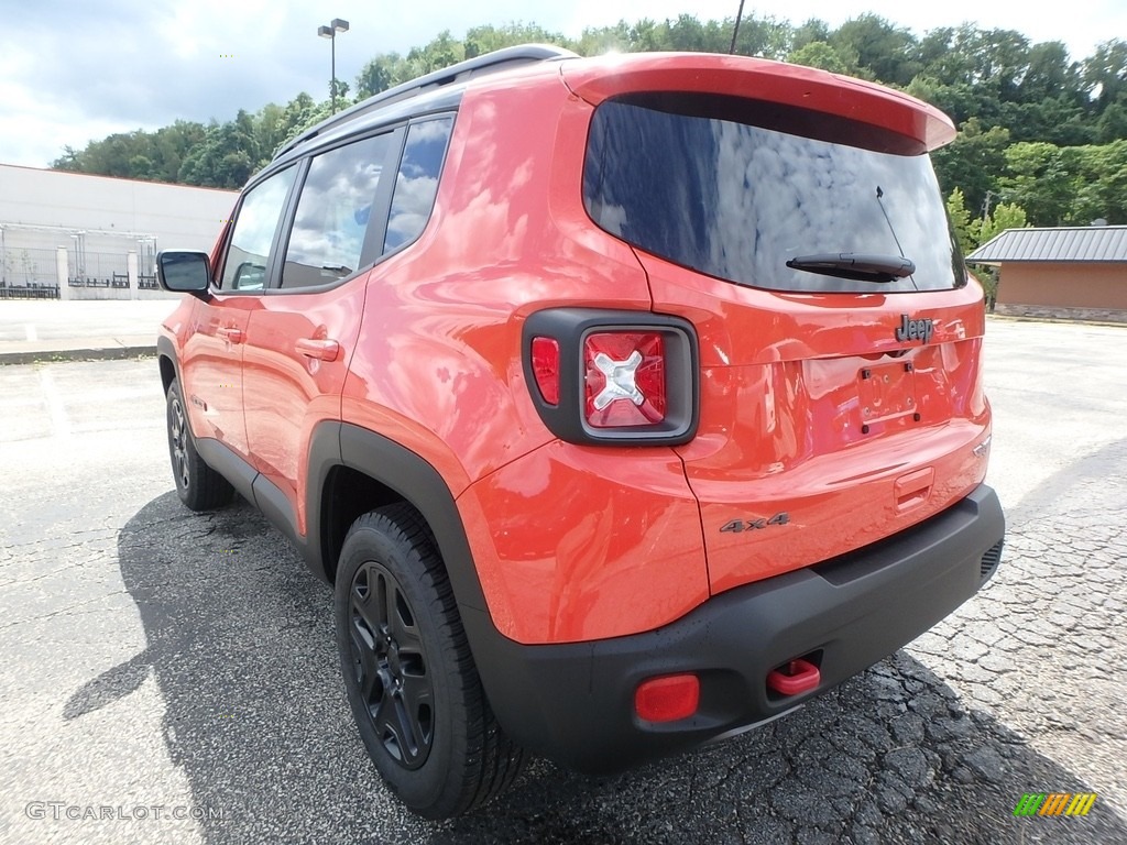 2018 Renegade Trailhawk 4x4 - Omaha Orange / Black photo #3