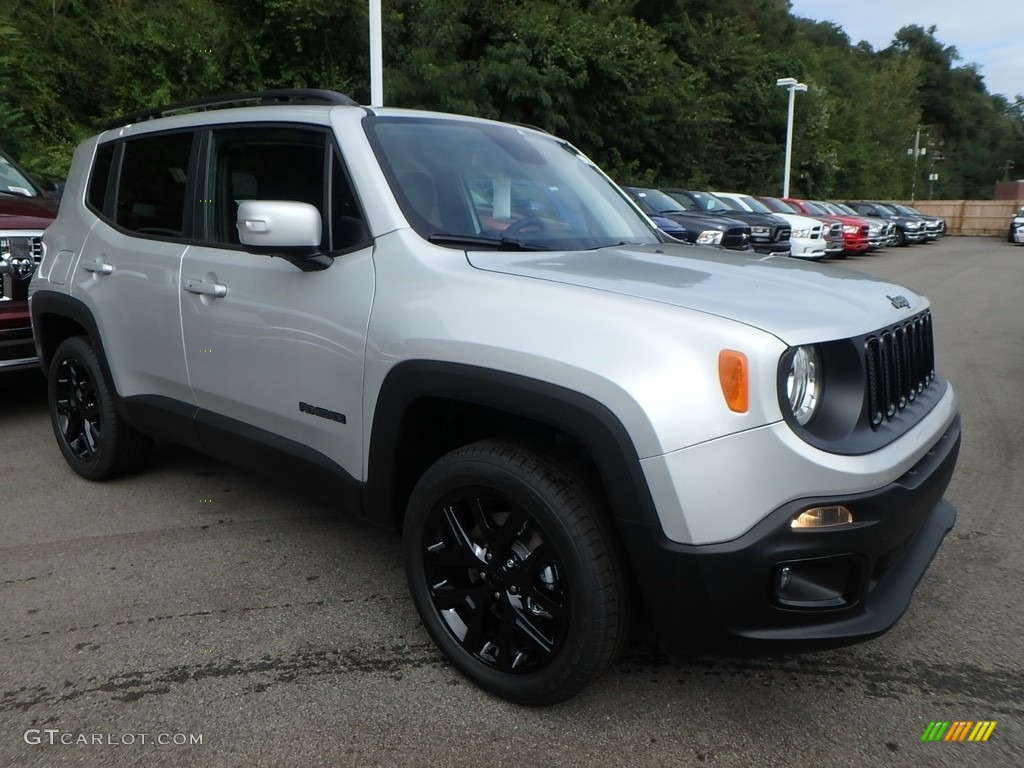 2018 Renegade Latitude 4x4 - Glacier Metallic / Black photo #7